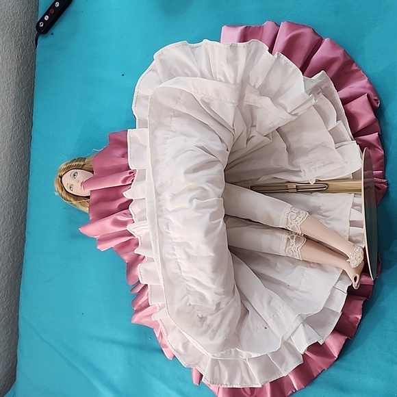 Franklin Heirloom Porcelain Cinderella Collector Doll - Picture 8 of 16